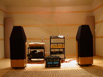 Hi End listening room featuring Tube Traps